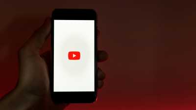 YouTube Aumenta Transparência: Criadores Agora Devem Identificar Vídeos Gerados por Inteligência Artificial (IA)